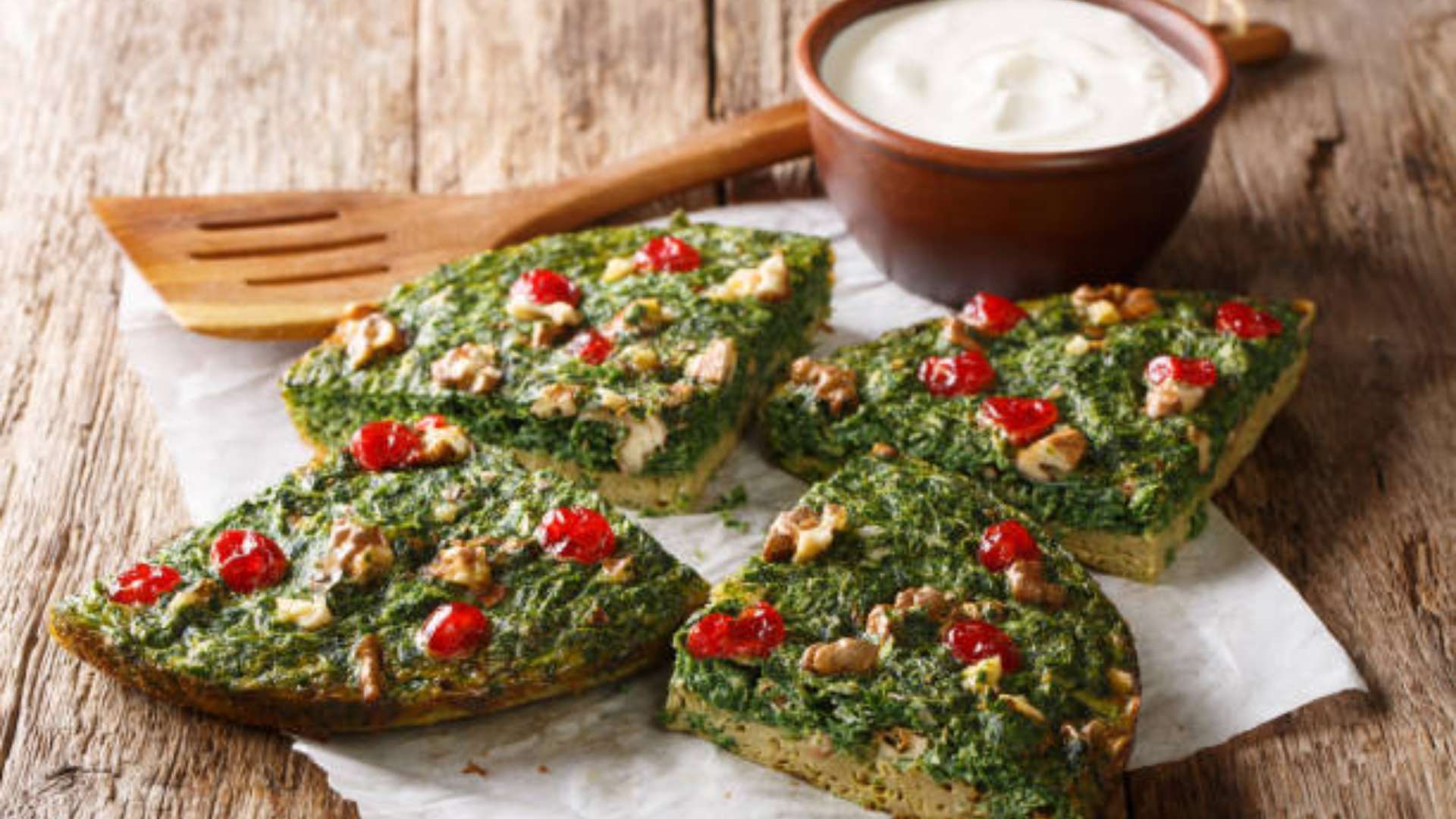 Healthy Spinach and Red Pepper Frittata served on a plate