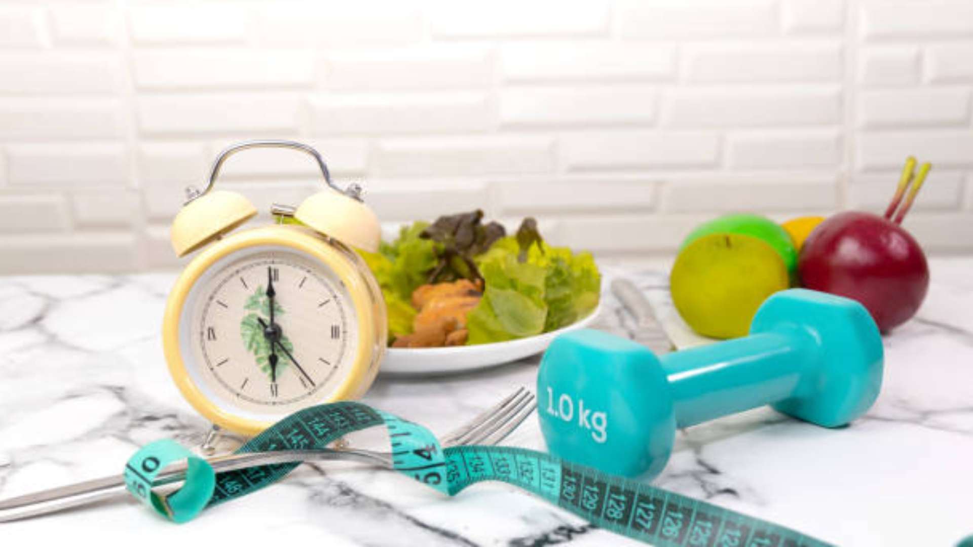 A fit person demonstrating healthy habits for permanent weight loss with a San Diego personal trainer.