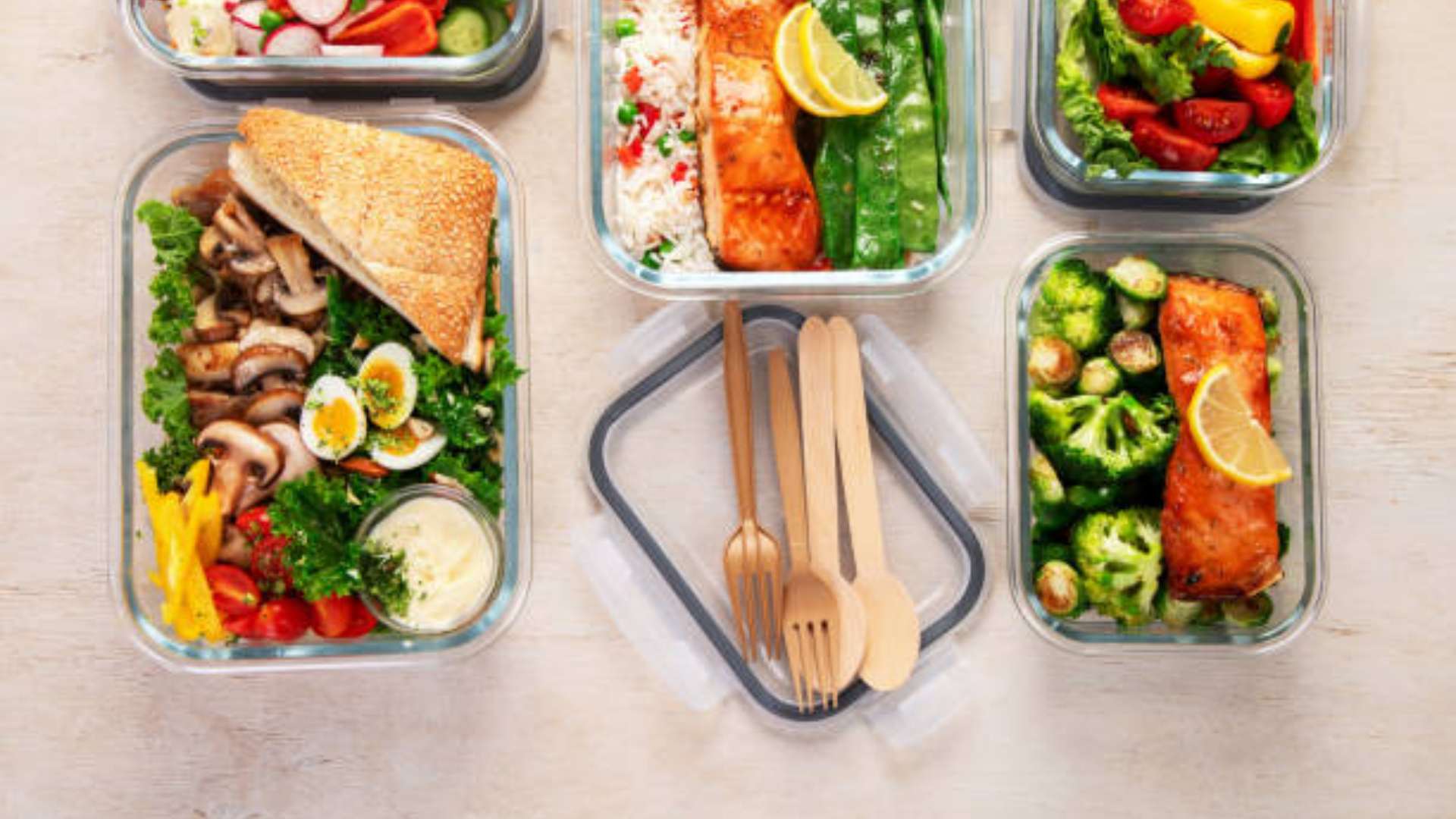 Healthy meal prep for weight loss and muscle toning with protein, carbs, and fiber.