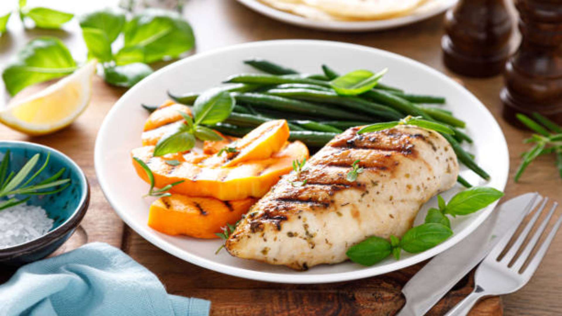 Dijon Chicken with Sweet Potato and Green Beans cooked en papillote