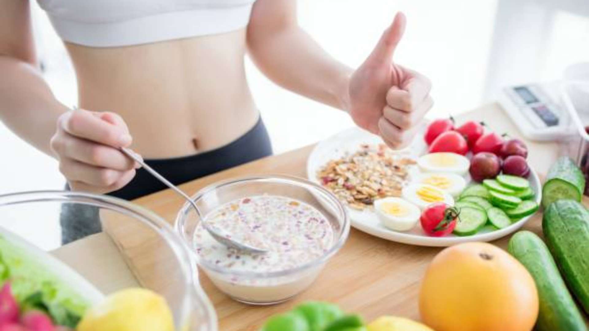 Healthy dieting habits: cauliflower rice, zucchini noodles, lettuce wraps for fat loss